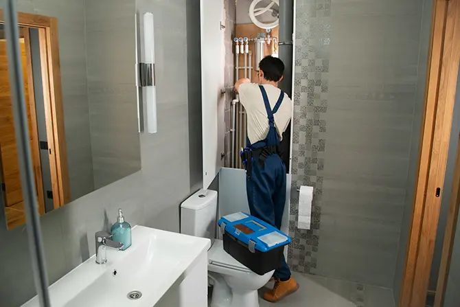 Travaux de rénovation dans une salle de bain